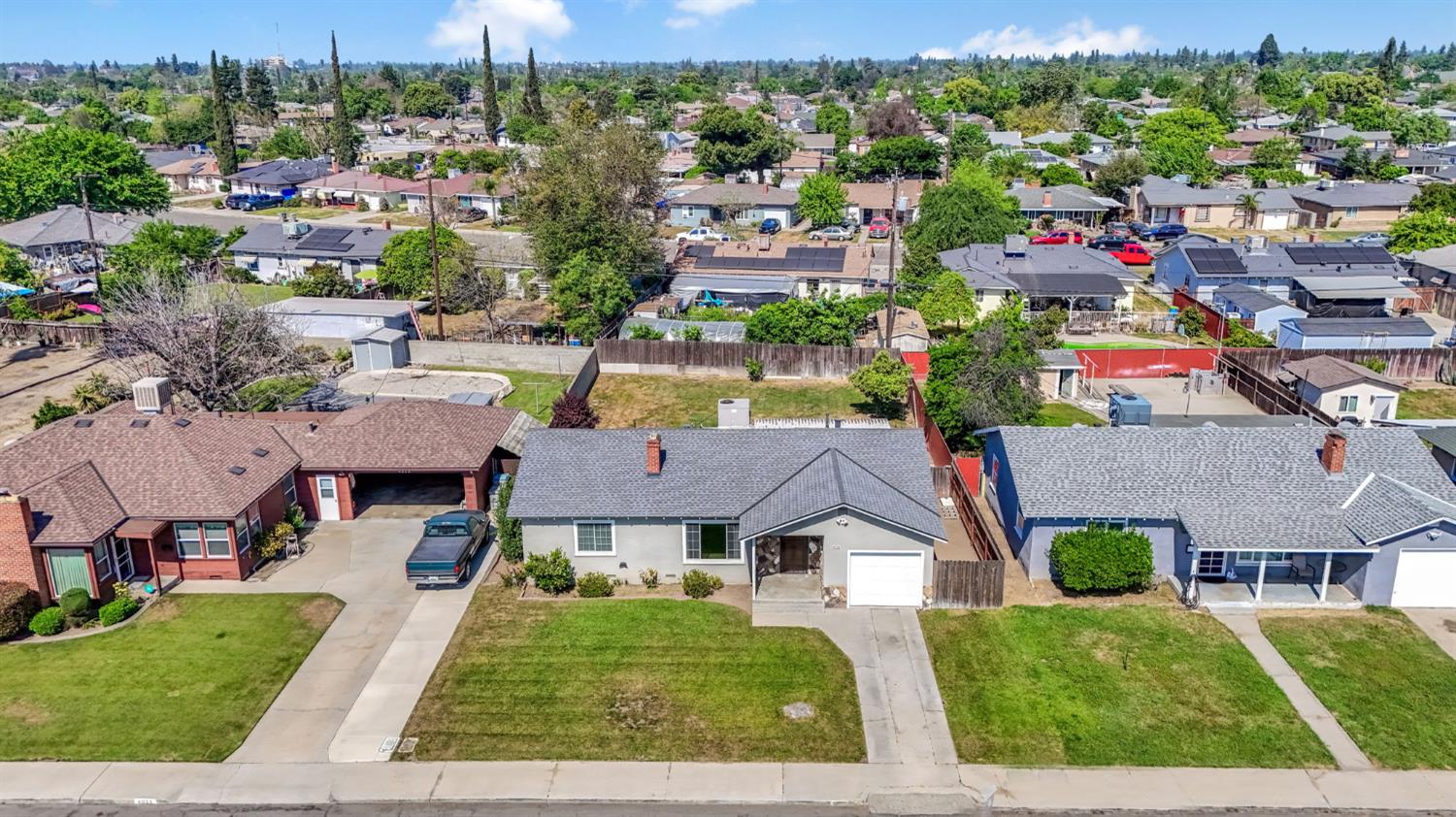 4033 E Brentwood Avenue, Fresno, CA, 93703