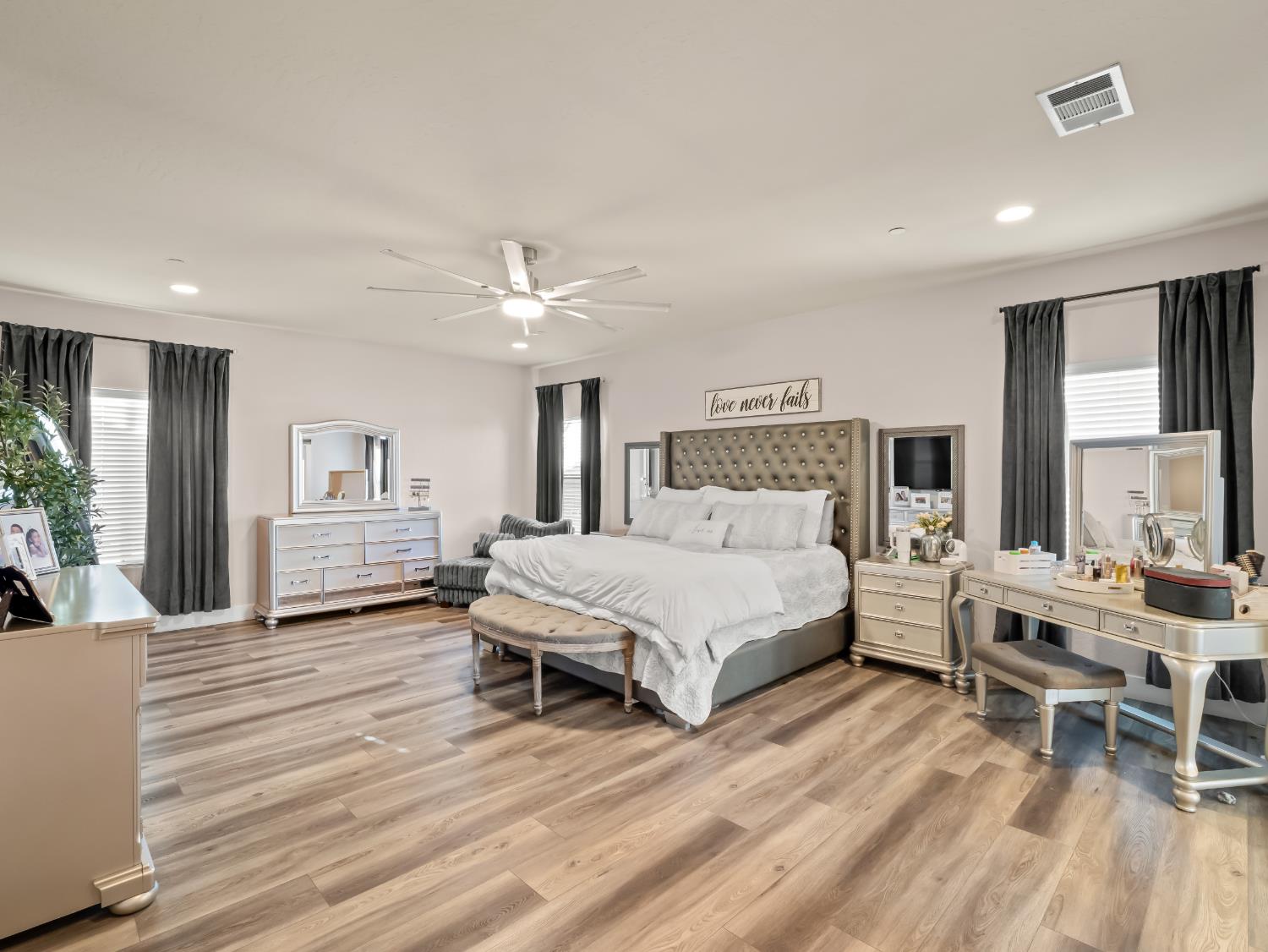 6878 W Alana Drive W, Fresno, CA, 93722