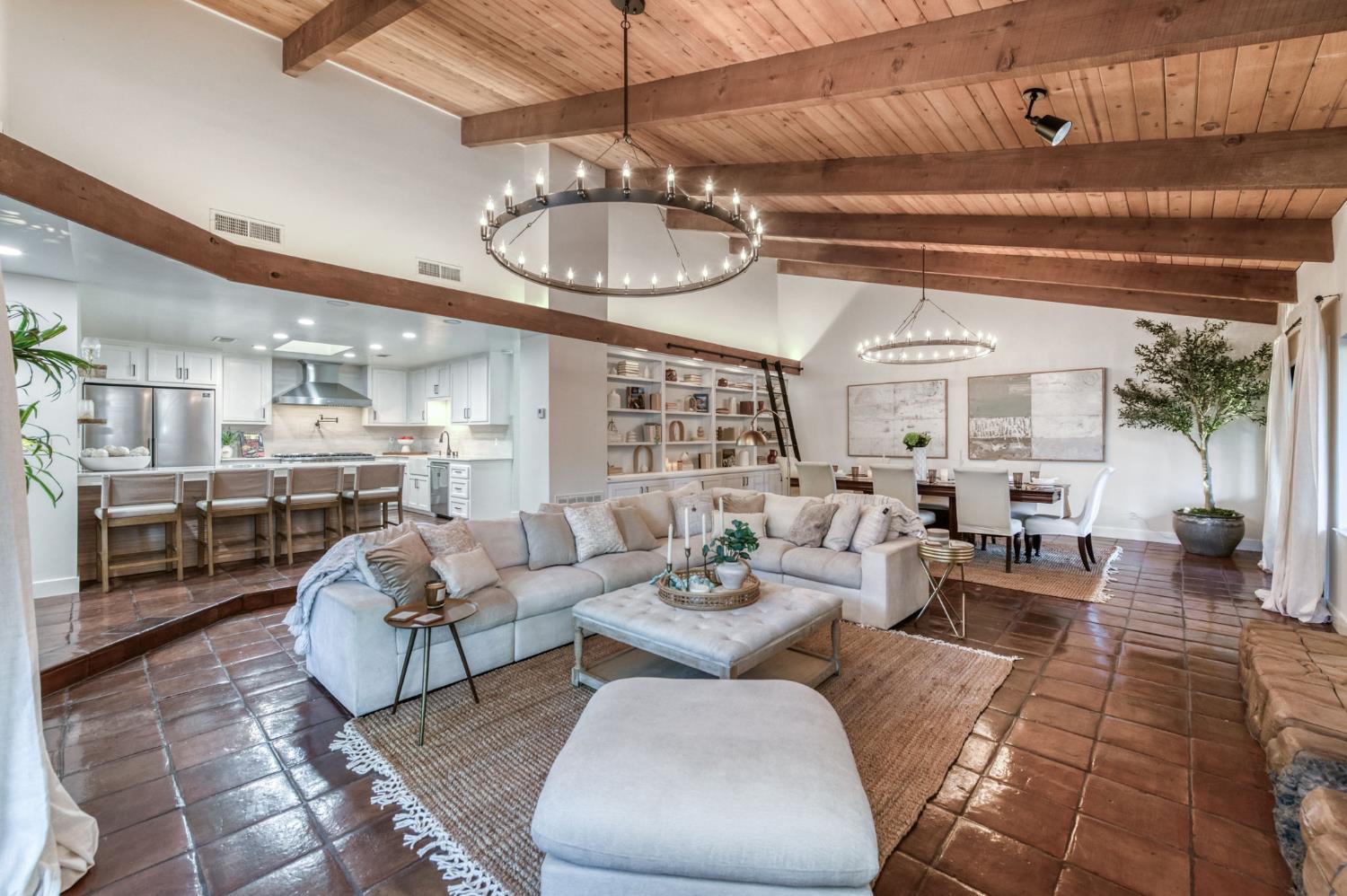 3646 W Spruce Avenue, Fresno, CA, 93711