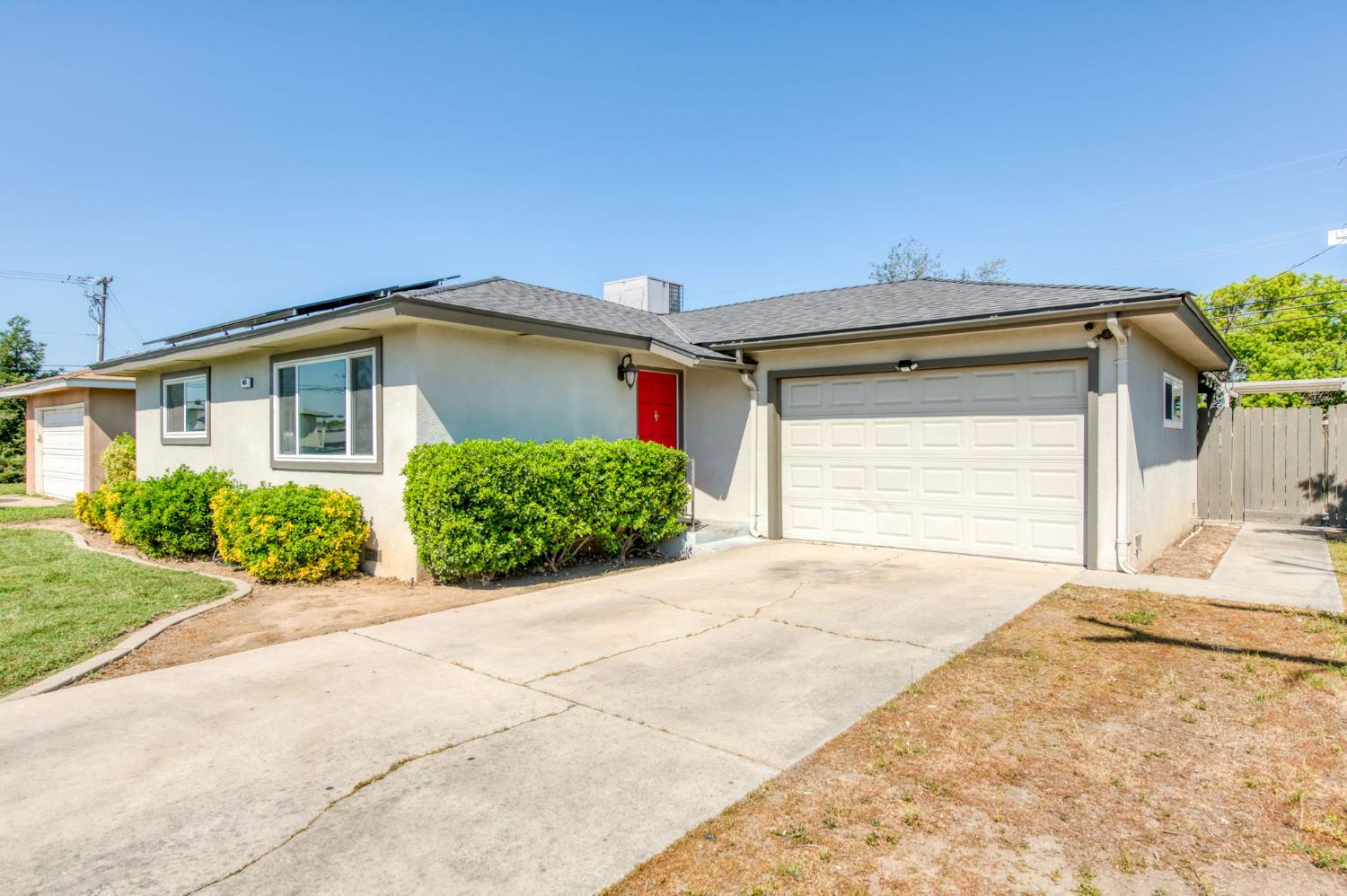 Single Family in Clovis - photo 2