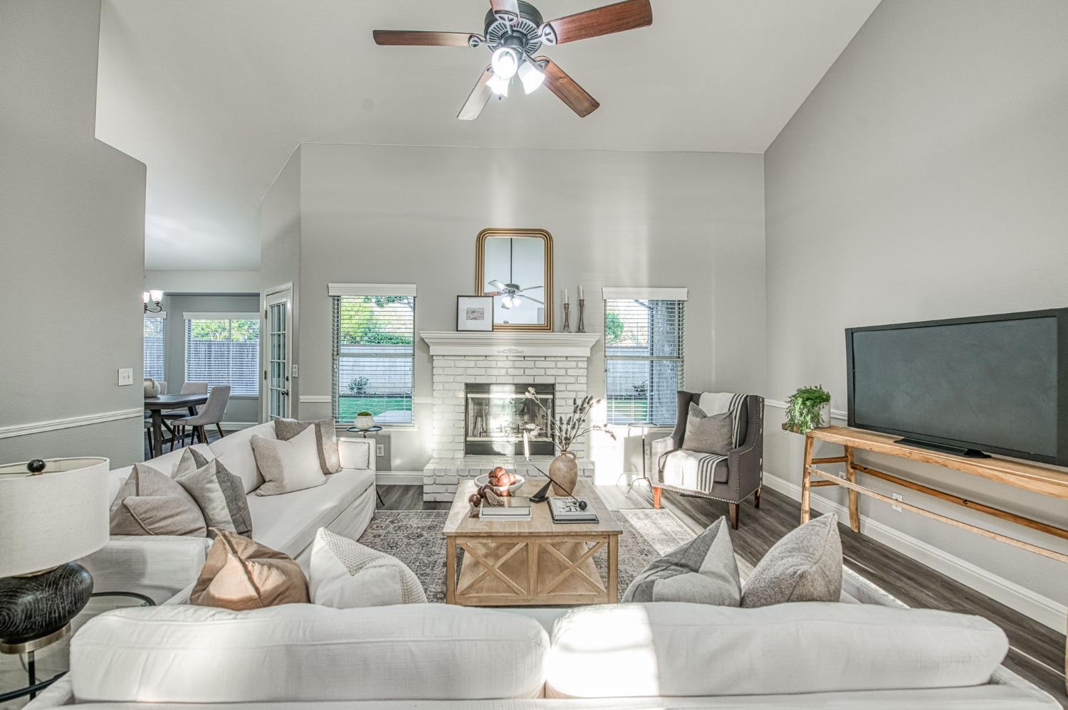 9882 N Meridian Avenue, Fresno, CA, 93720