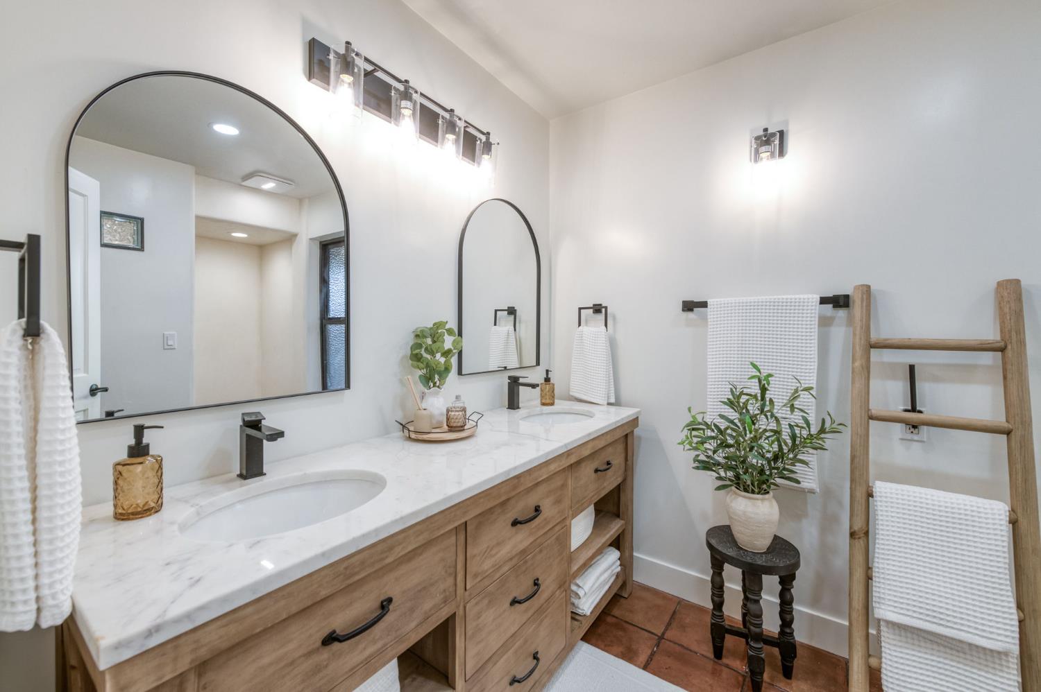 3646 W Spruce Avenue, Fresno, CA, 93711