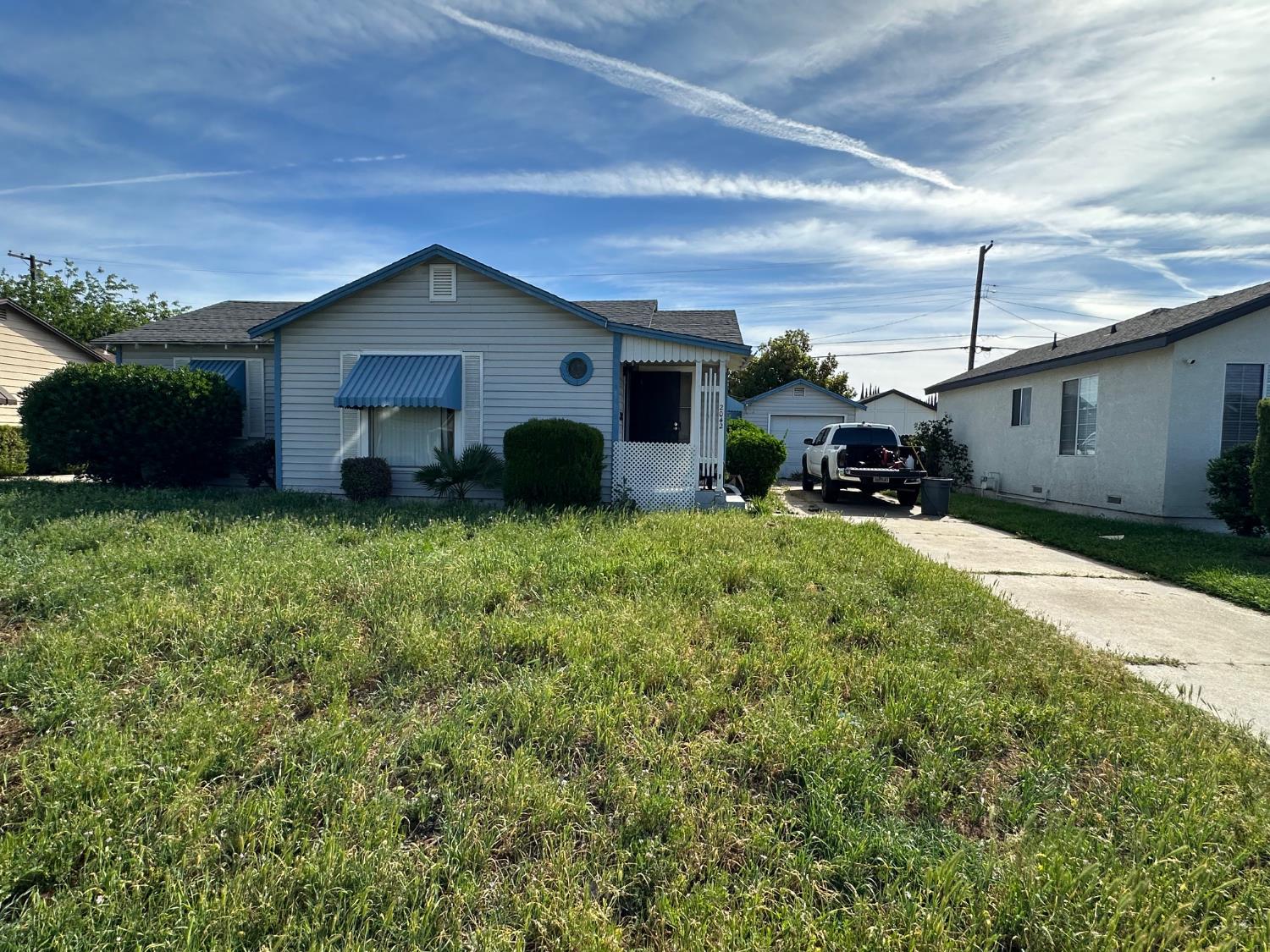 2042 Mayfair Drive E, Fresno, CA, 93703