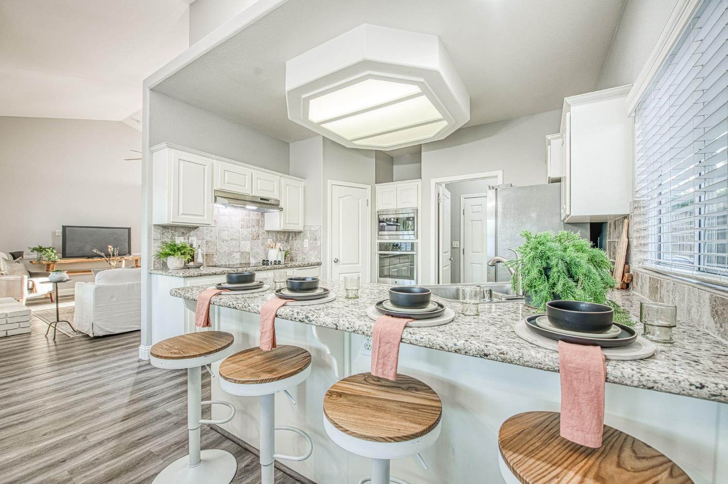 9882 N Meridian Avenue, Fresno, CA, 93720