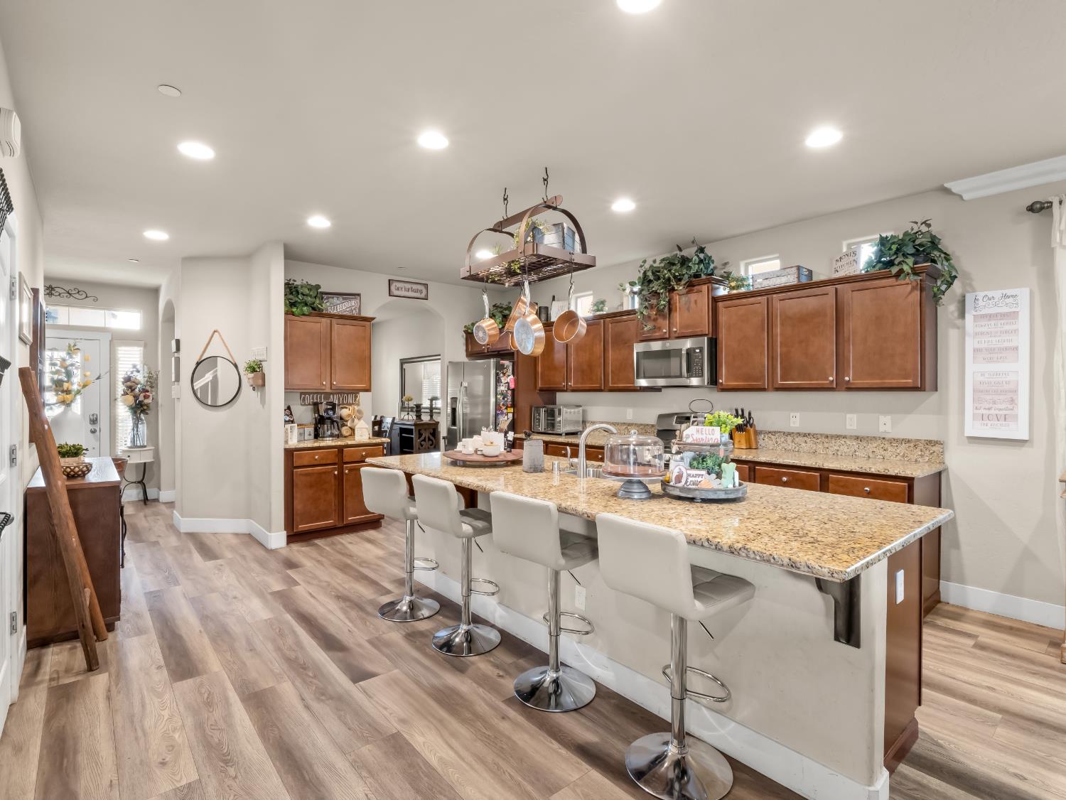 6878 W Alana Drive W, Fresno, CA, 93722