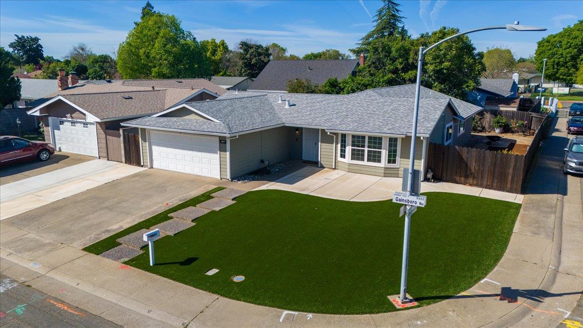 Single Family in Sacramento - photo 3