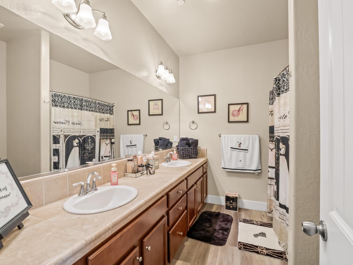 6878 W Alana Drive W, Fresno, CA, 93722