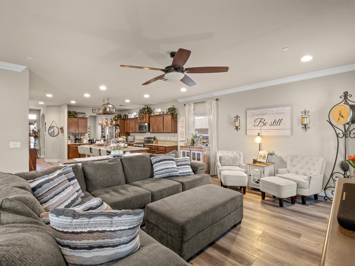 6878 W Alana Drive W, Fresno, CA, 93722