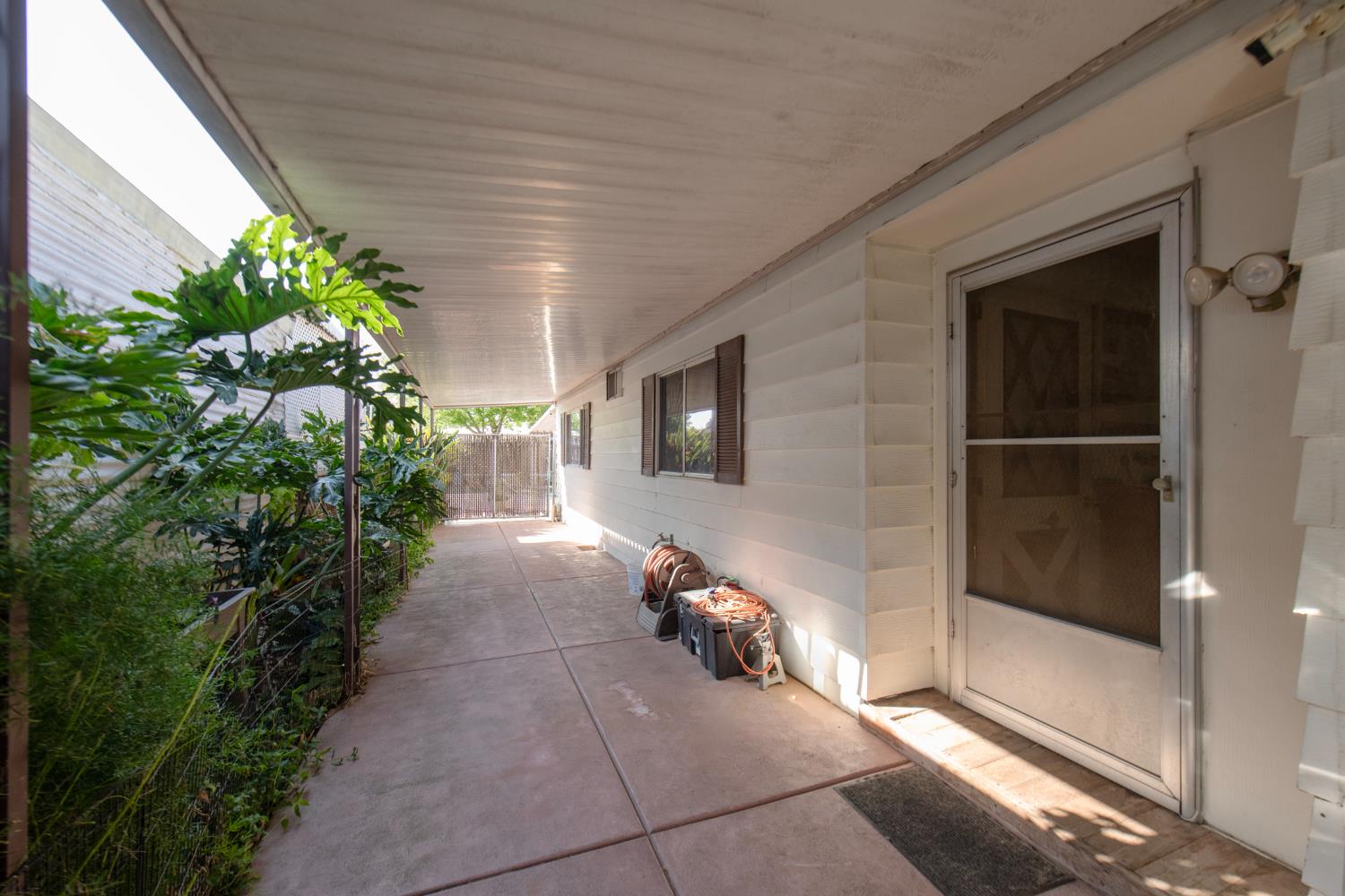 Mobile Home in Fresno - photo 2