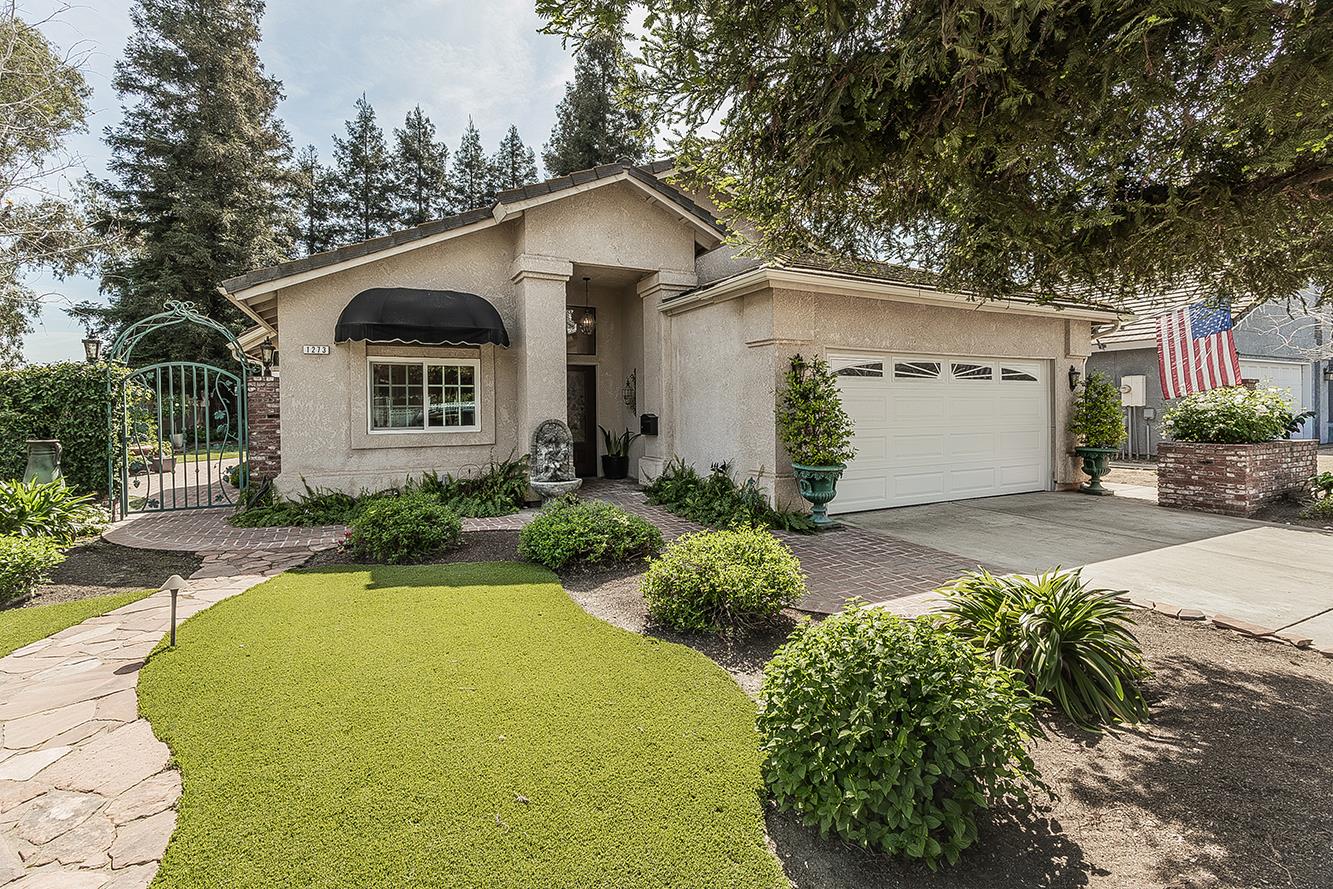 Single Family in Reedley - main photo