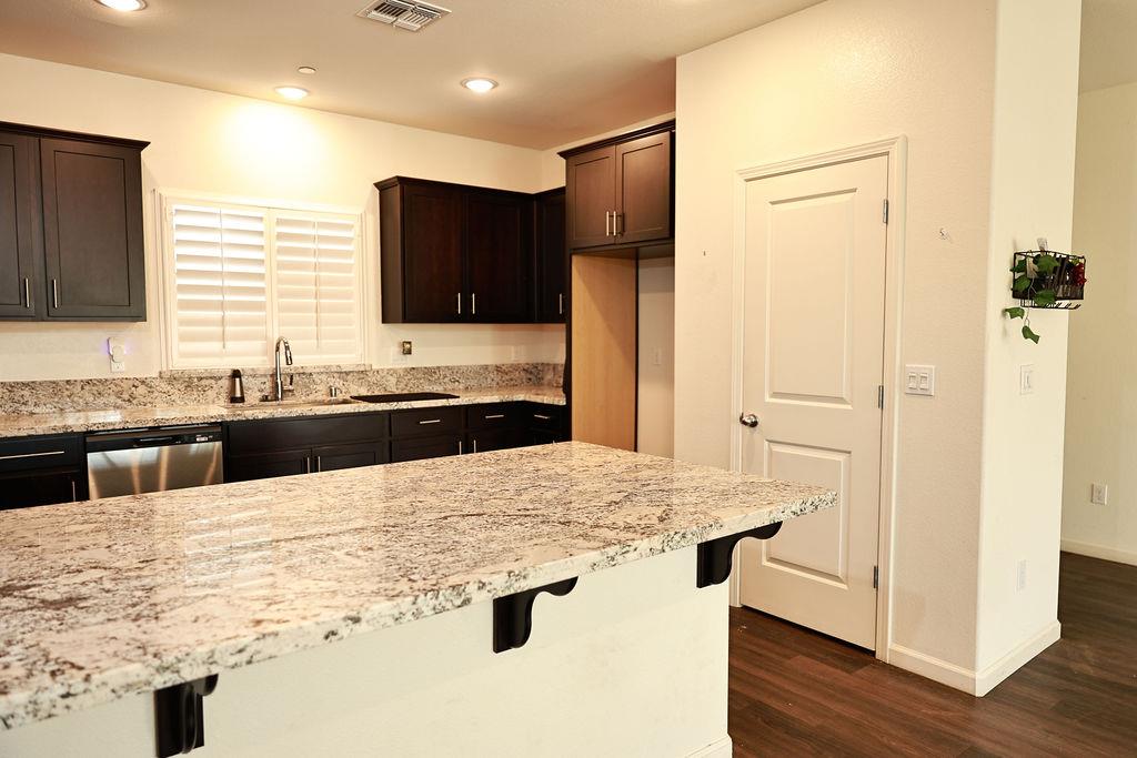 1382 Shoreline Drive, Madera, CA, 93637