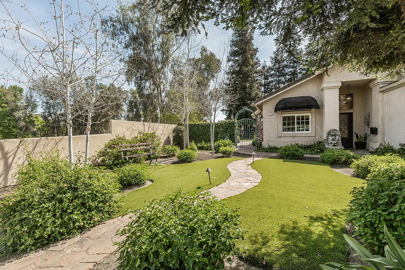 Single Family in Reedley - photo 2