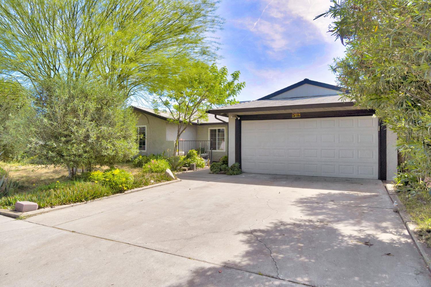 Single Family in Clovis - photo 2