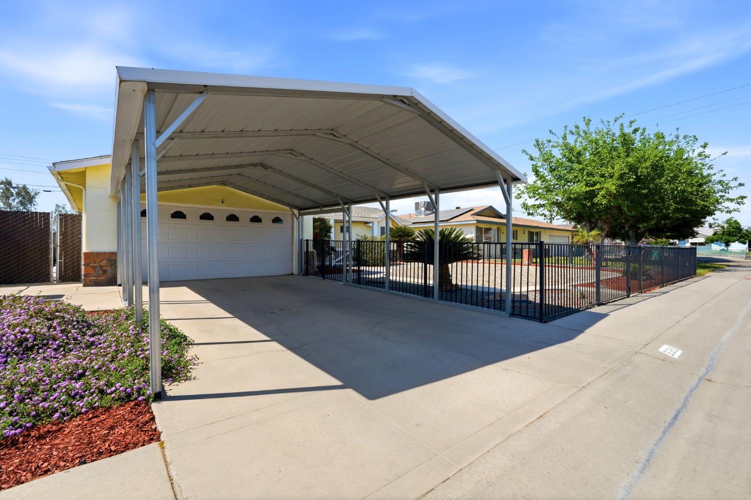 Single Family in Porterville - photo 3