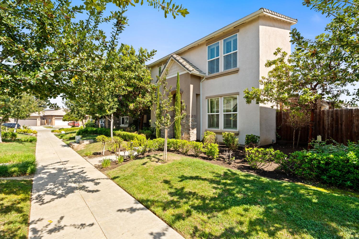 Single Family in Fresno - photo 2