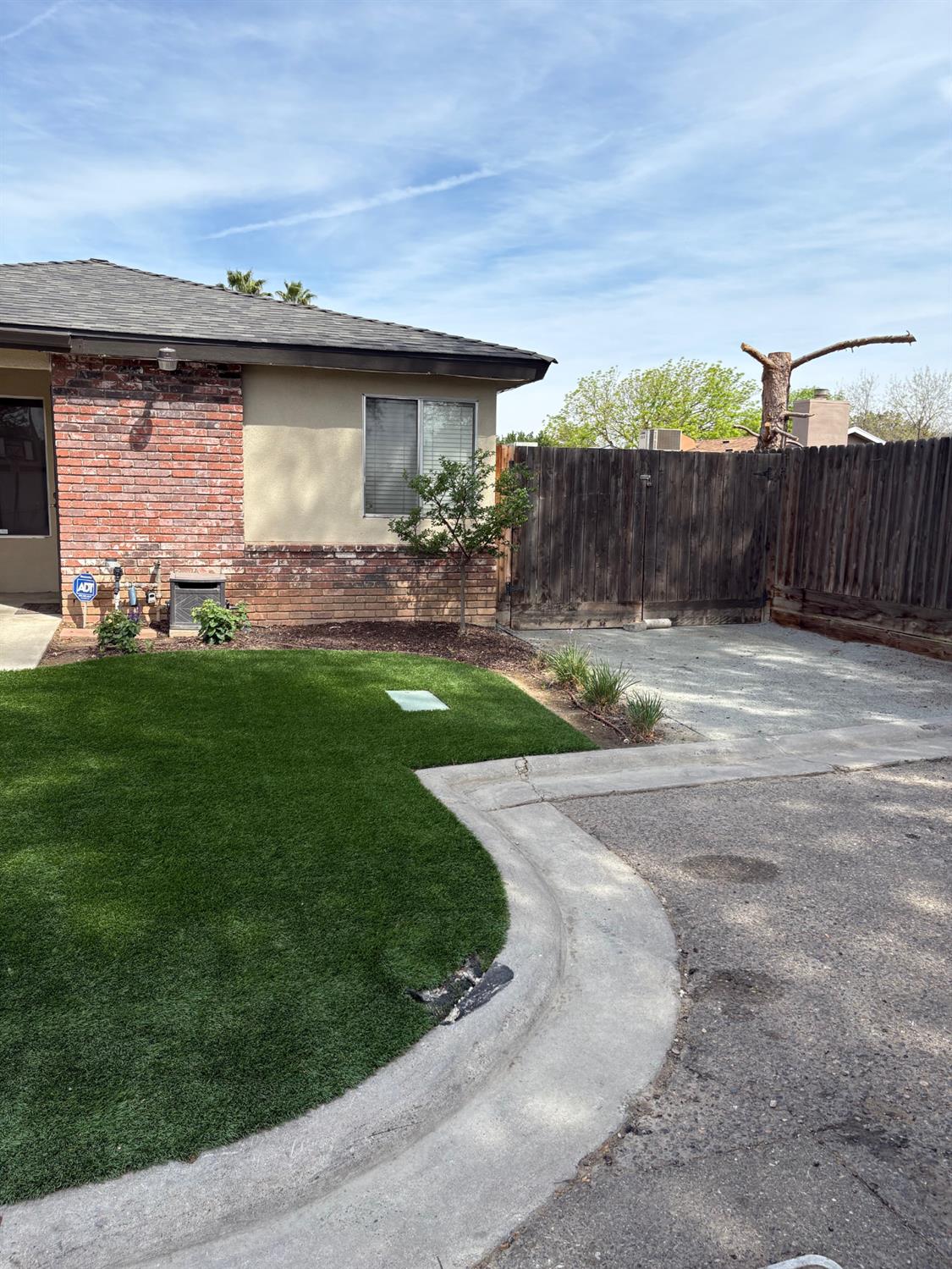 Single Family in Fresno - photo 2