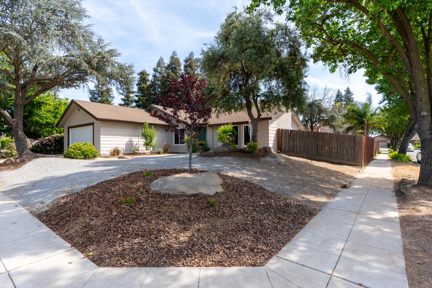 Single Family in Fresno - main photo