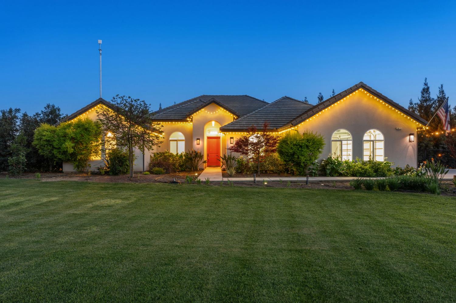 Single Family in Kingsburg - photo 2