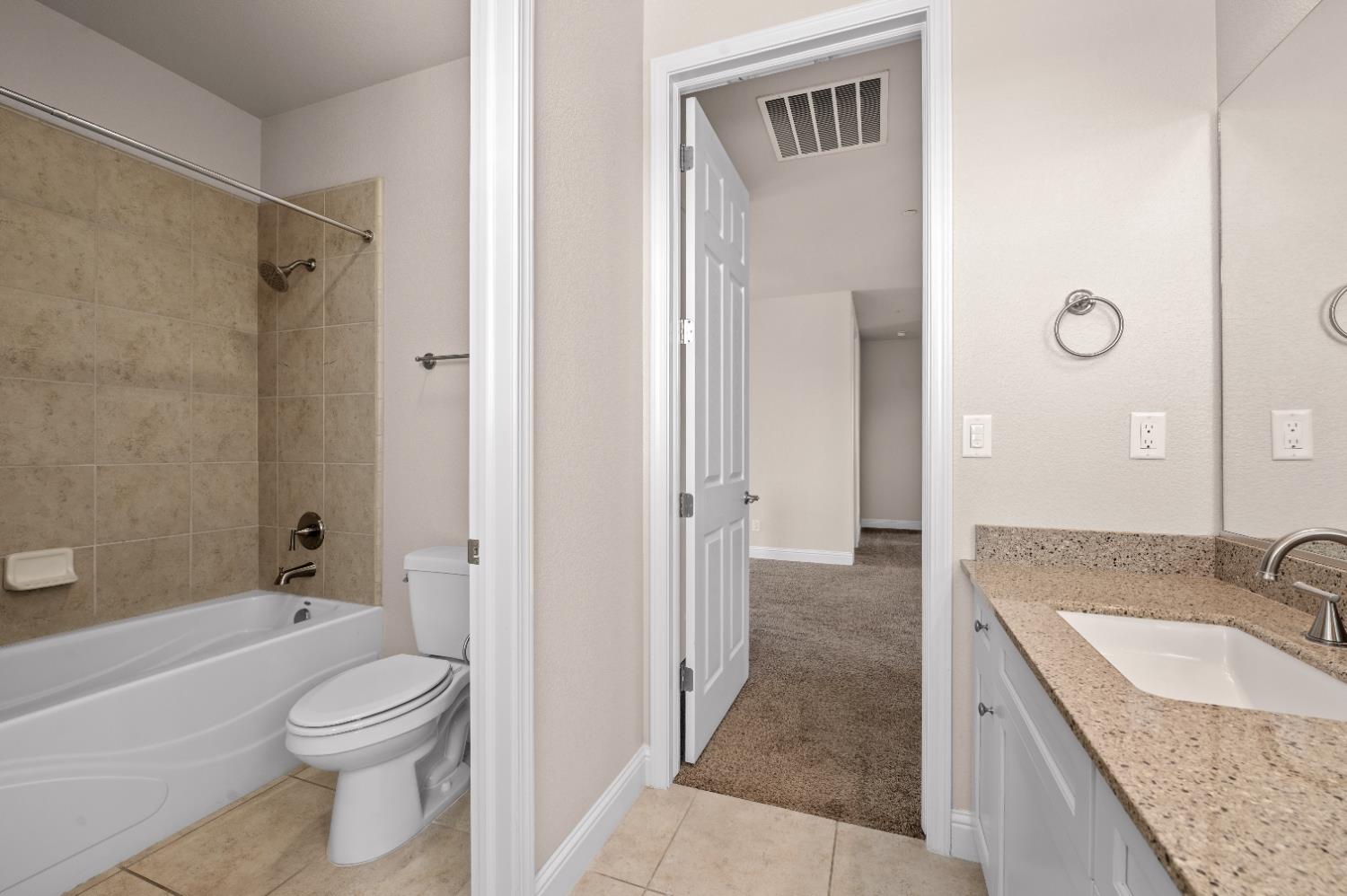 1805 E Bella Rosa Avenue, Fresno, CA, 93730