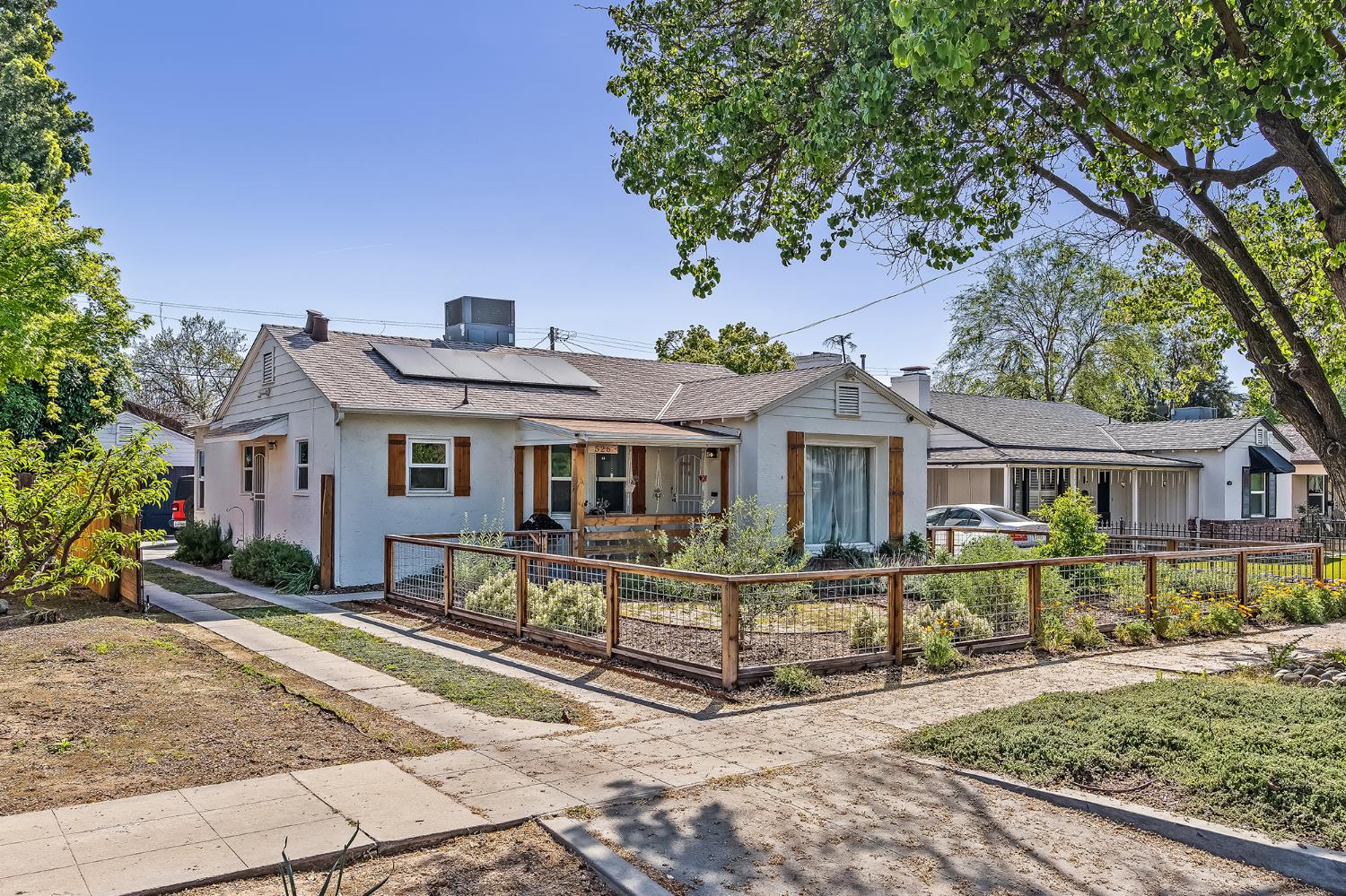 Single Family in Fresno - photo 2