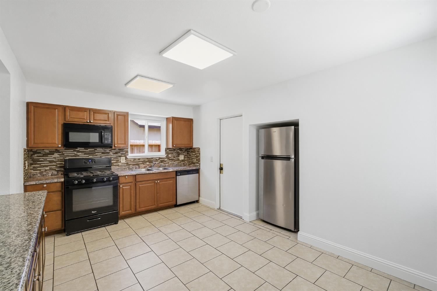 4907 E Platt Avenue, Fresno, CA, 93727