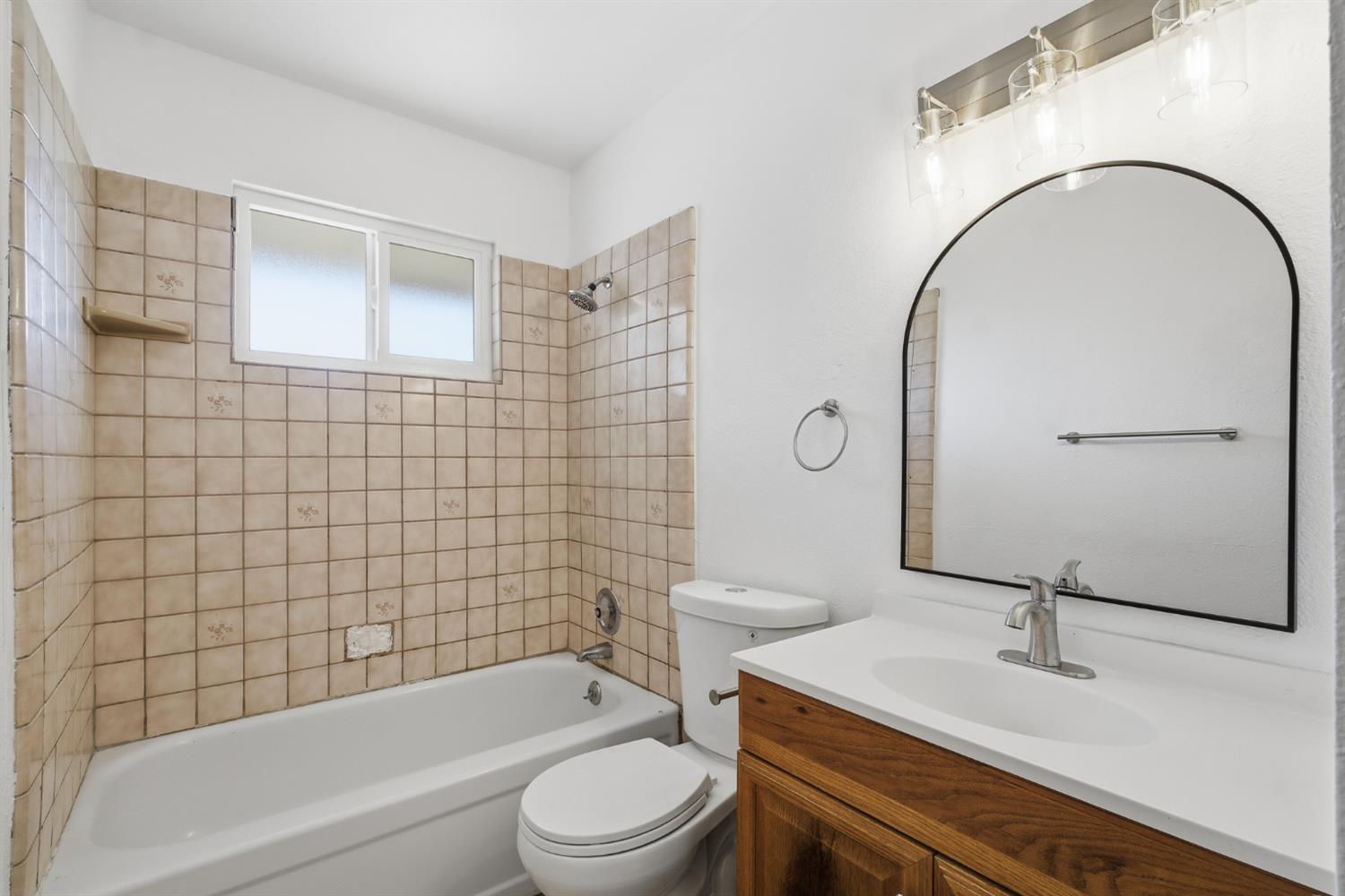4907 E Platt Avenue, Fresno, CA, 93727