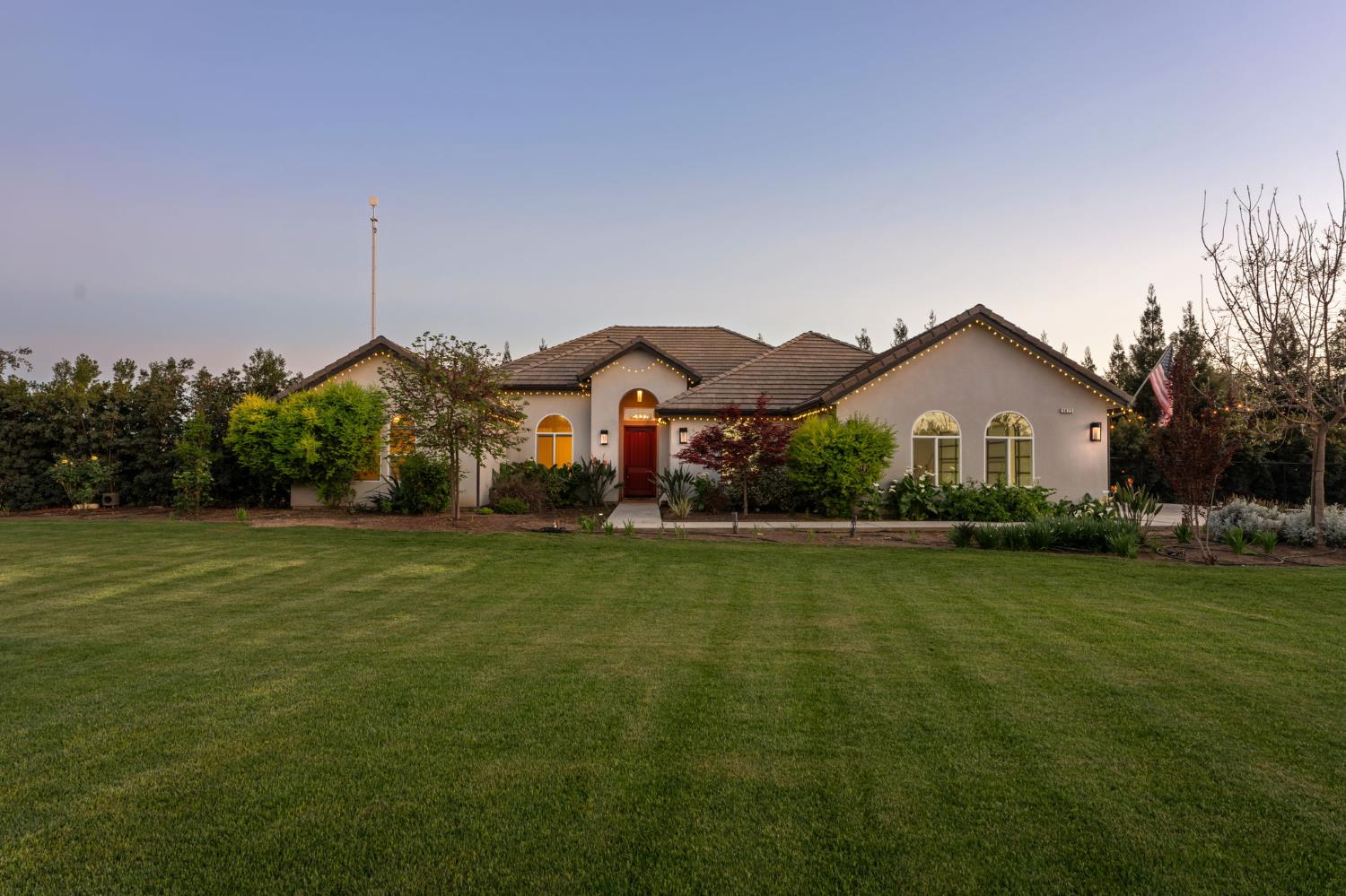 Single Family in Kingsburg - main photo