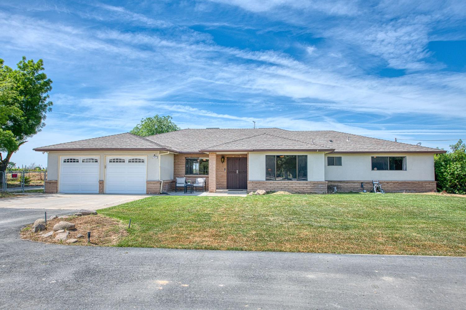 Single Family in Fresno - photo 2