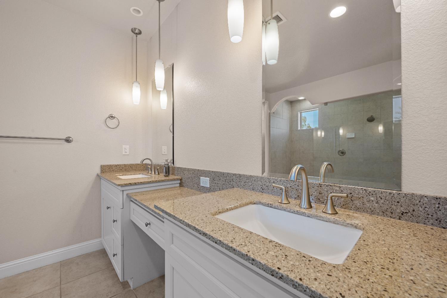 1805 E Bella Rosa Avenue, Fresno, CA, 93730