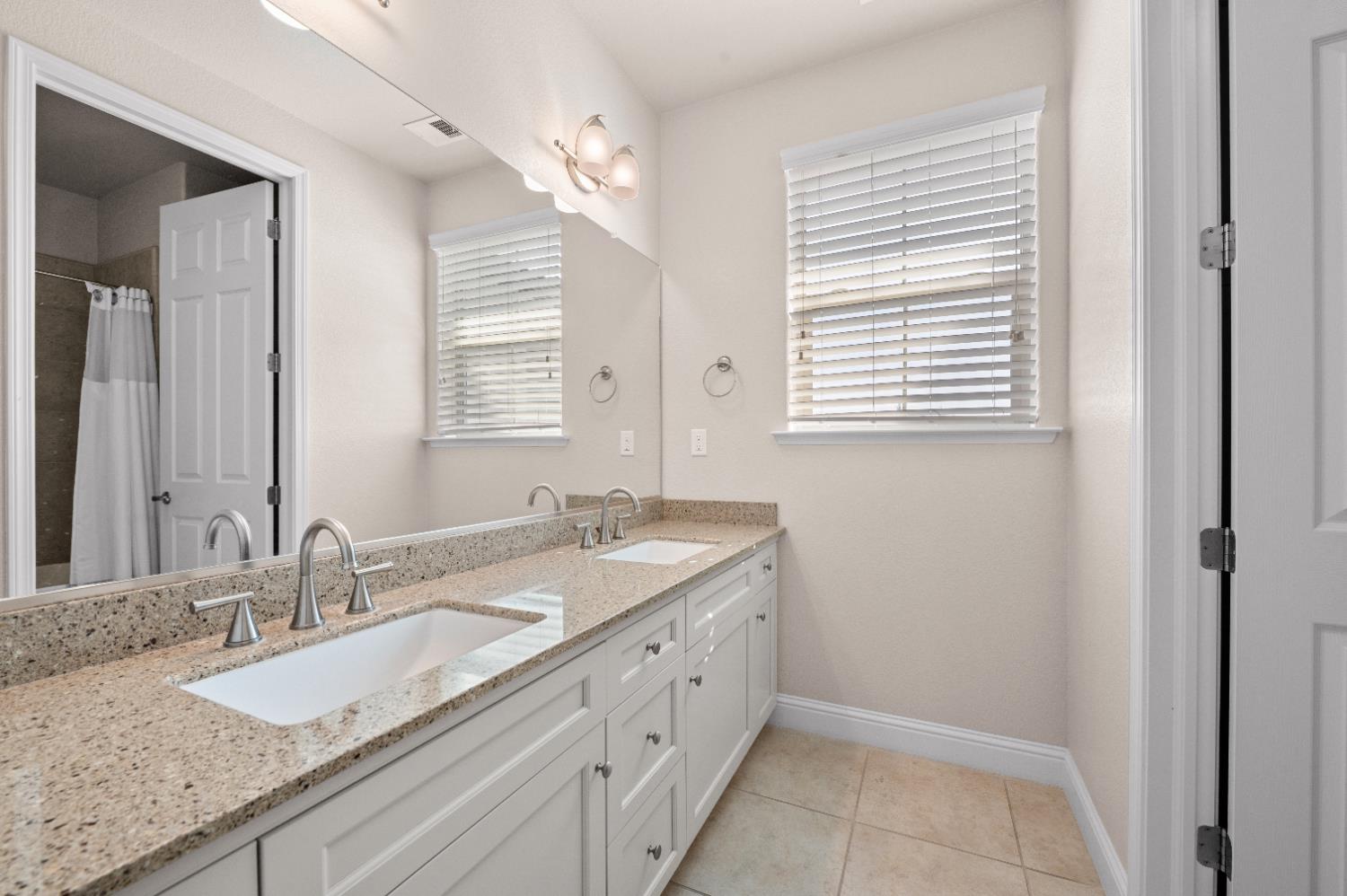 1805 E Bella Rosa Avenue, Fresno, CA, 93730