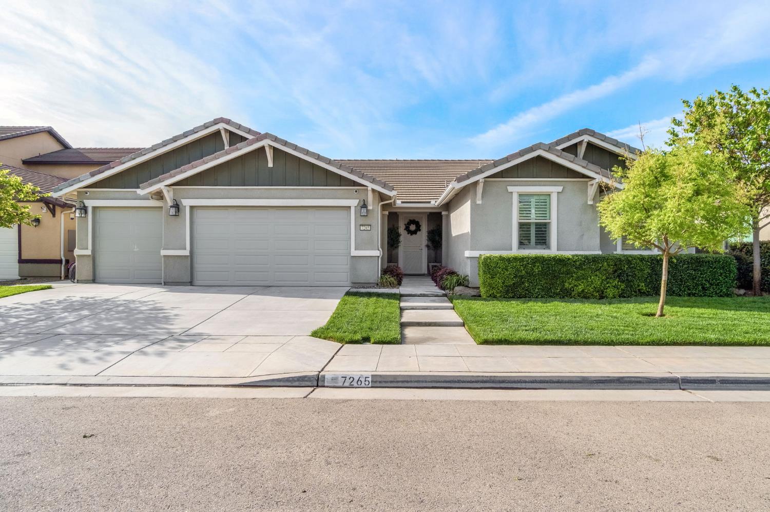 Single Family in Fresno - main photo