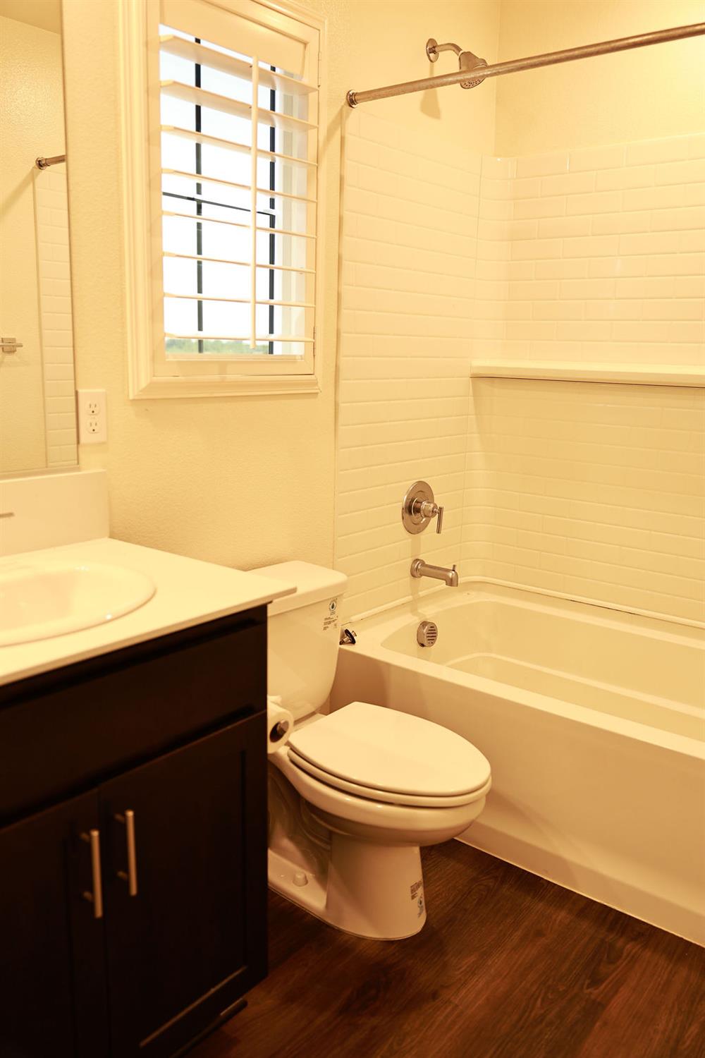 1382 Shoreline Drive, Madera, CA, 93637