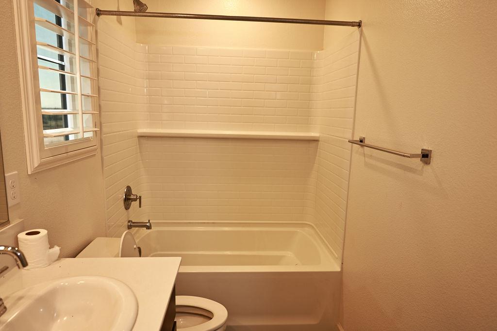 1382 Shoreline Drive, Madera, CA, 93637