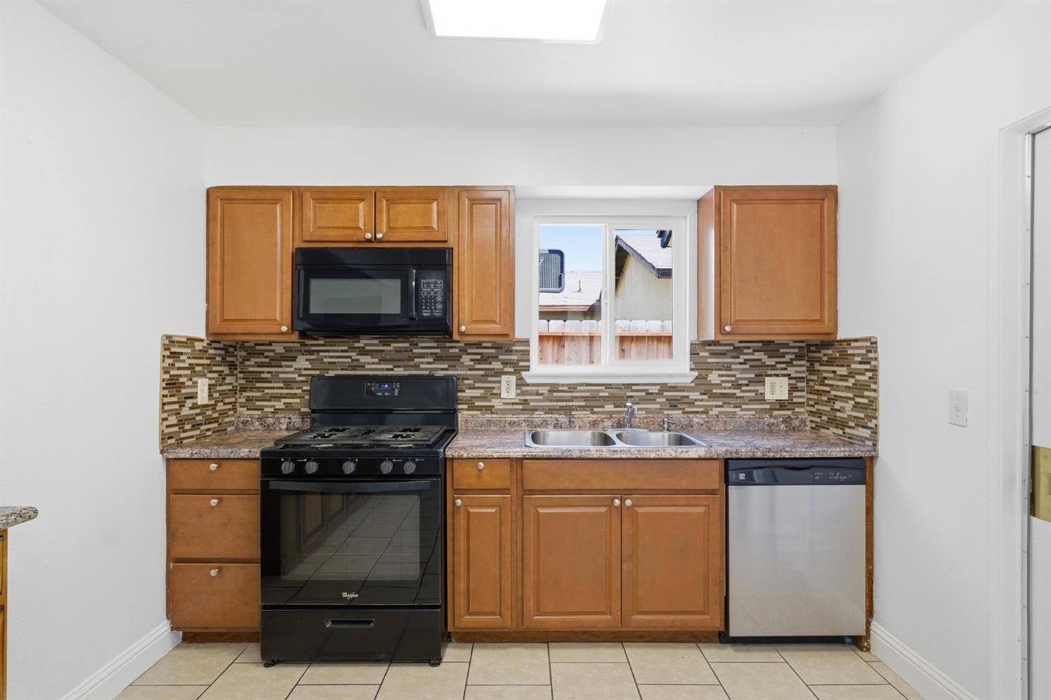 4907 E Platt Avenue, Fresno, CA, 93727