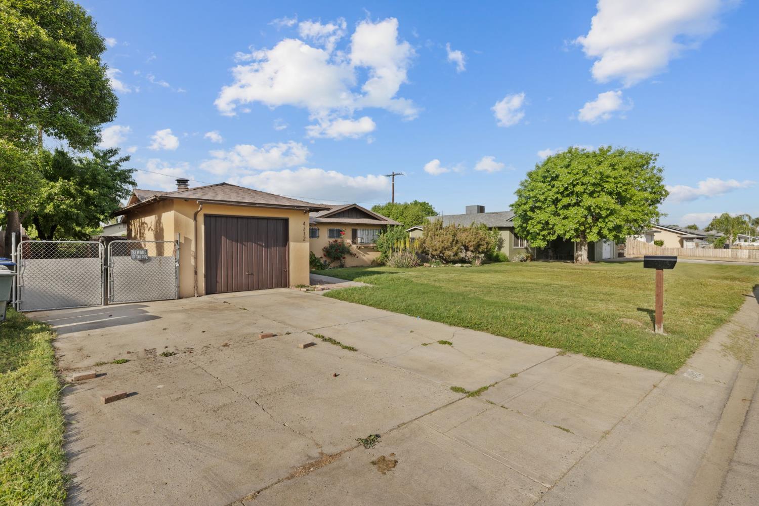 Single Family in Visalia - photo 3