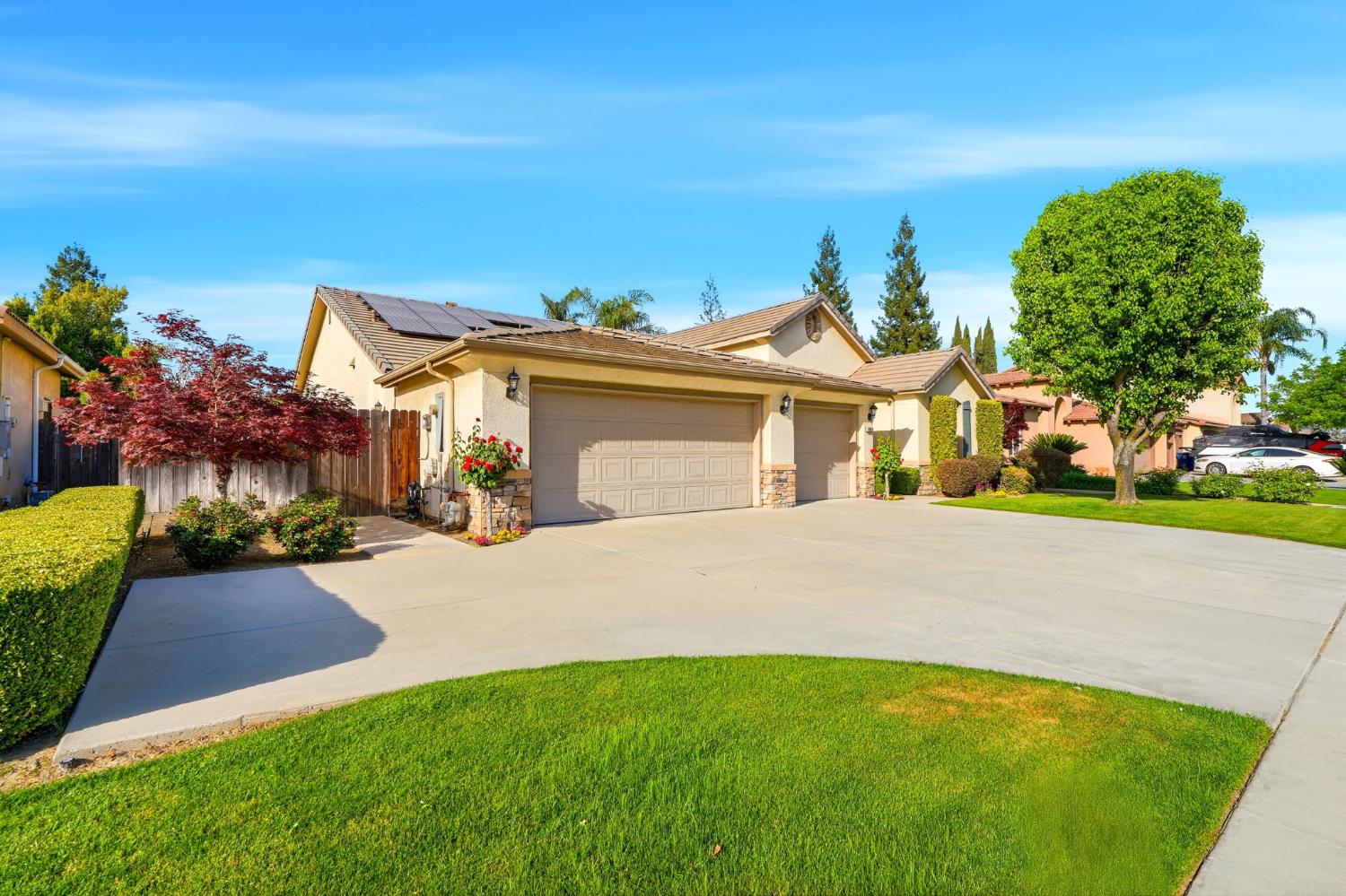 Single Family in Kingsburg - photo 3