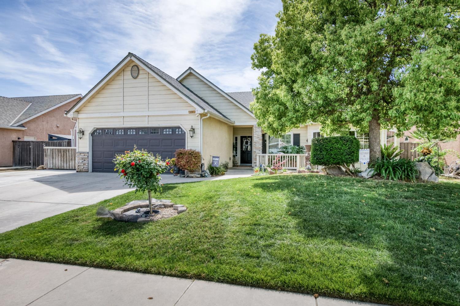 Single Family in Kerman - photo 2