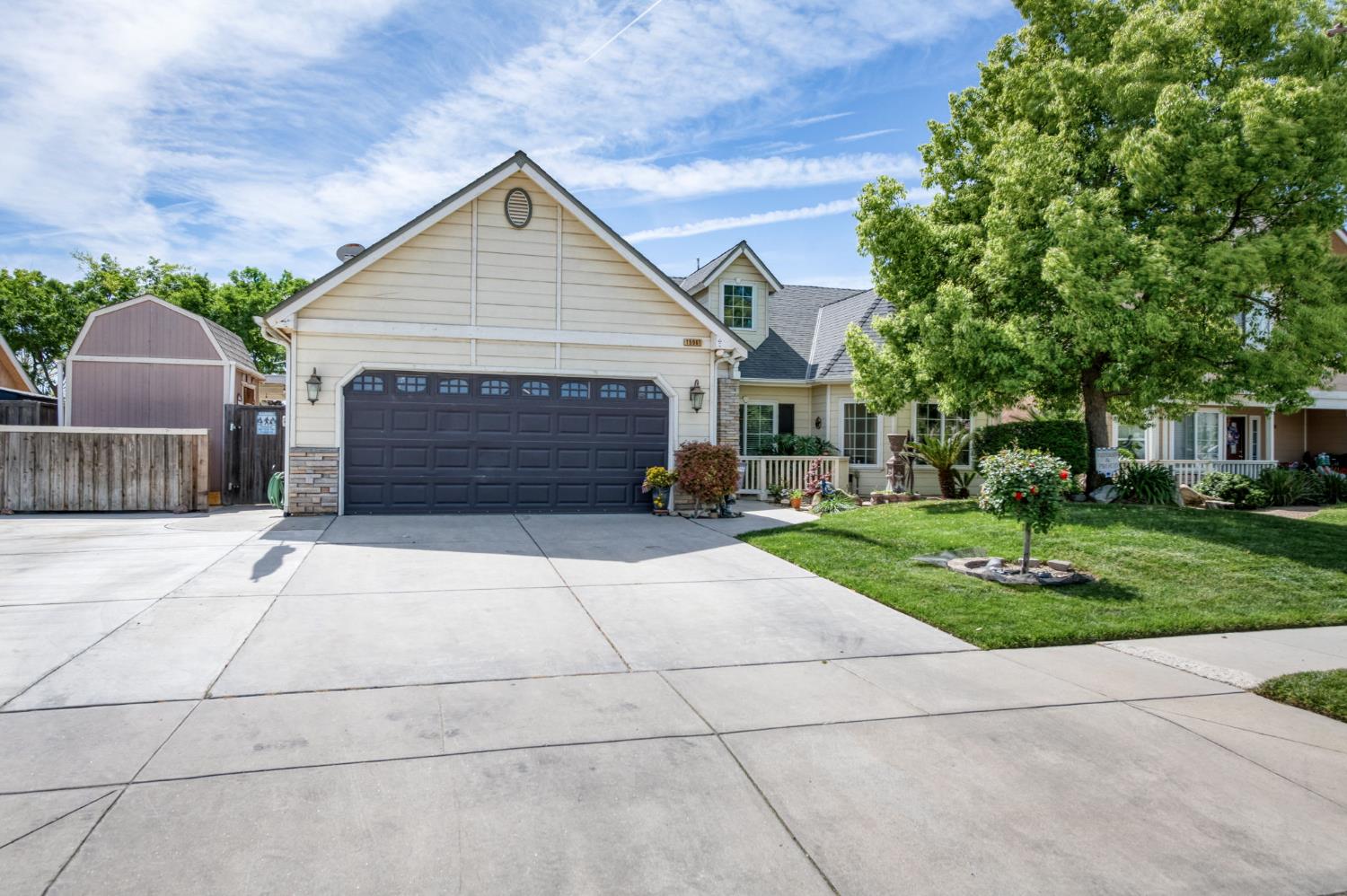 Single Family in Kerman - photo 3