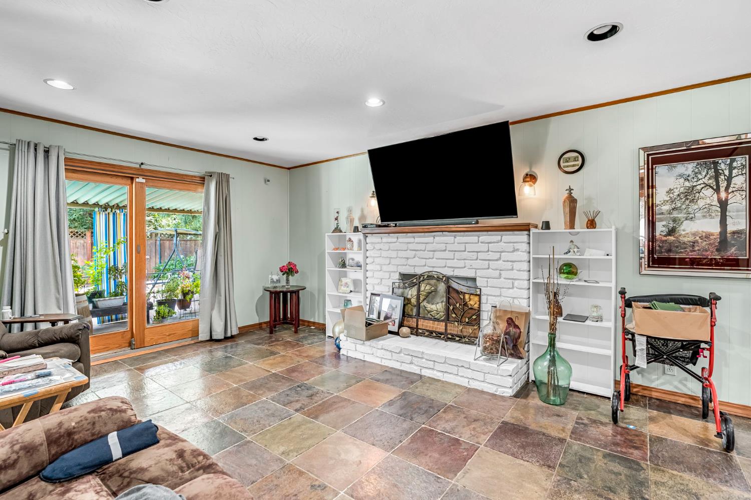 Single Family in Fresno - photo 2