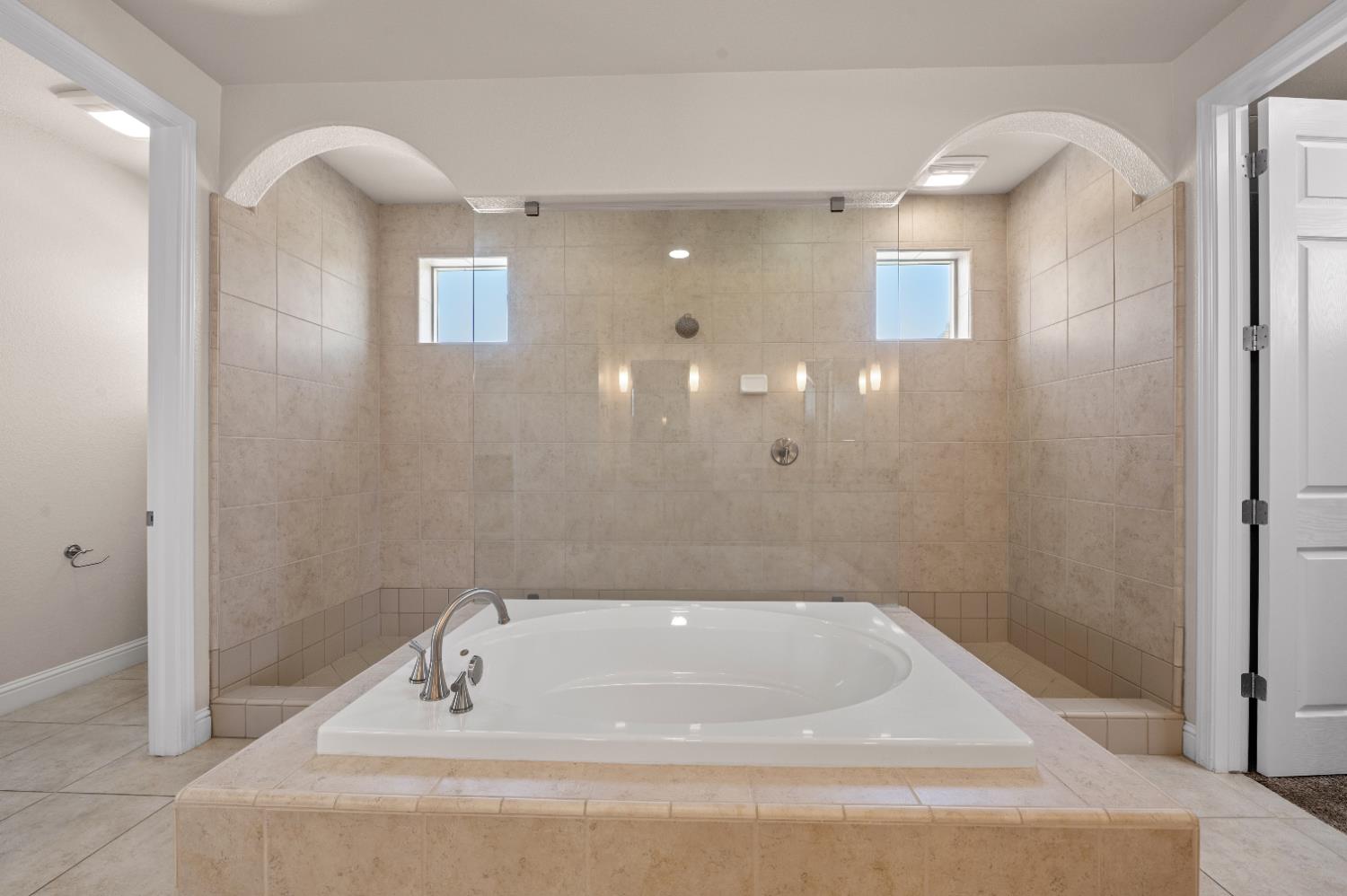 1805 E Bella Rosa Avenue, Fresno, CA, 93730