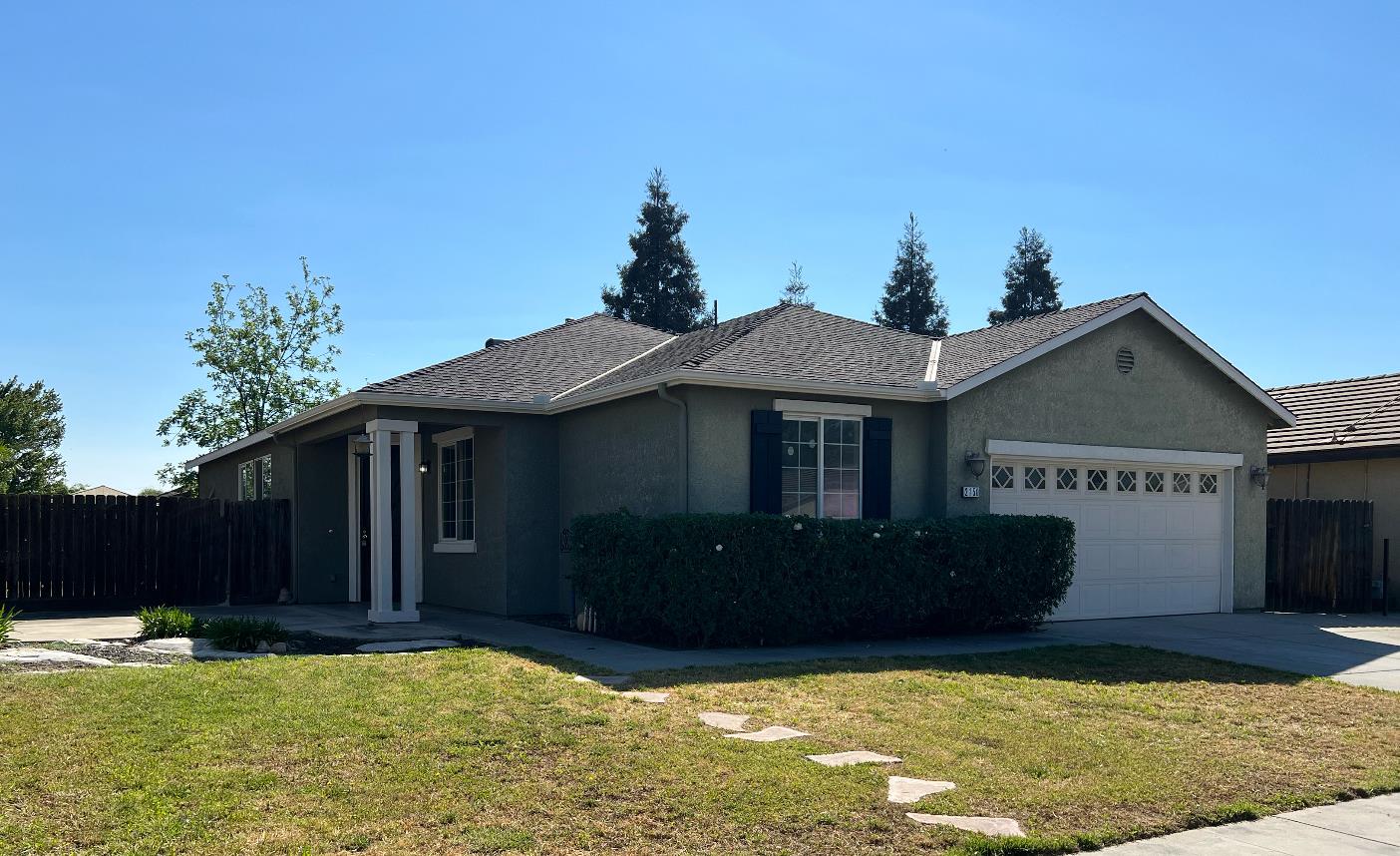 Single Family in Fresno - photo 2