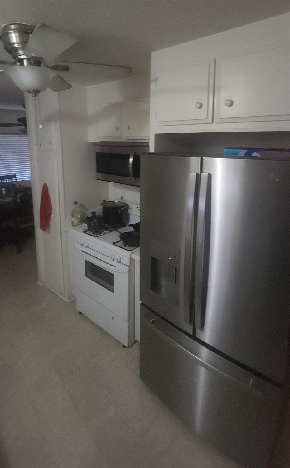 Mobile Home in Clovis - photo 3