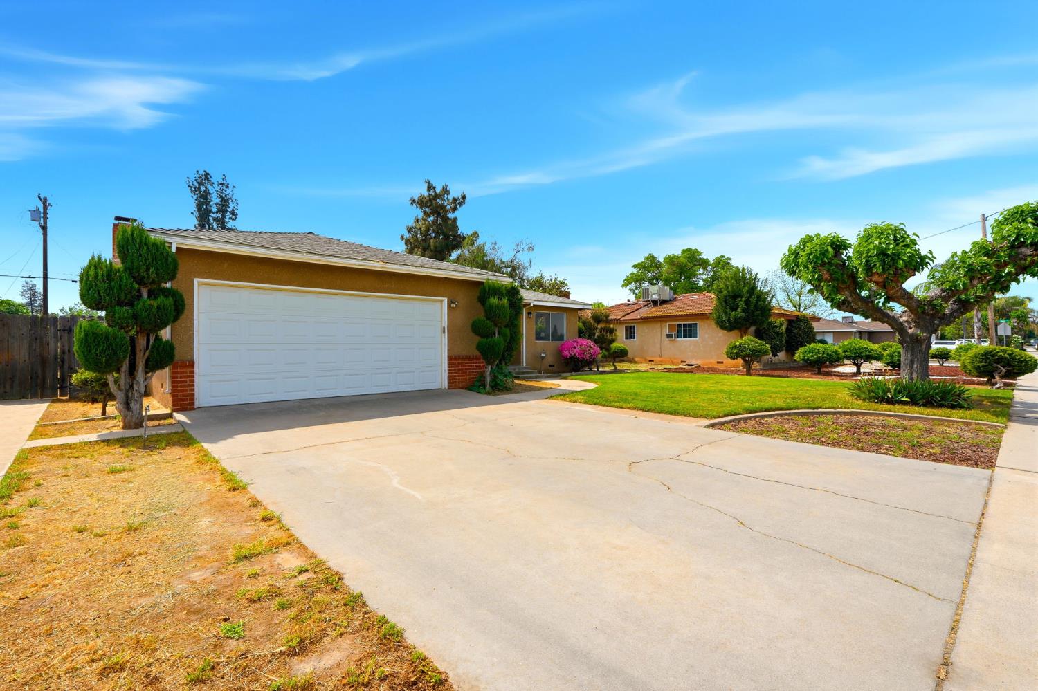 Single Family in Reedley - photo 3