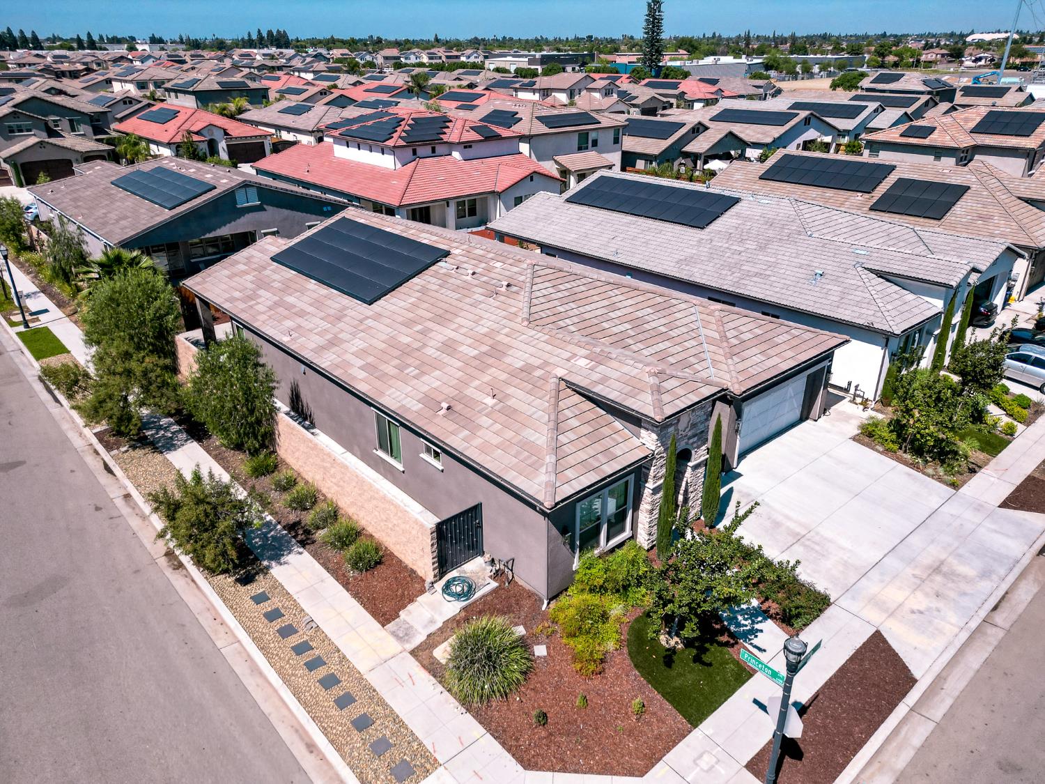 2785 N Armstrong Avenue, Fresno, CA, 93727