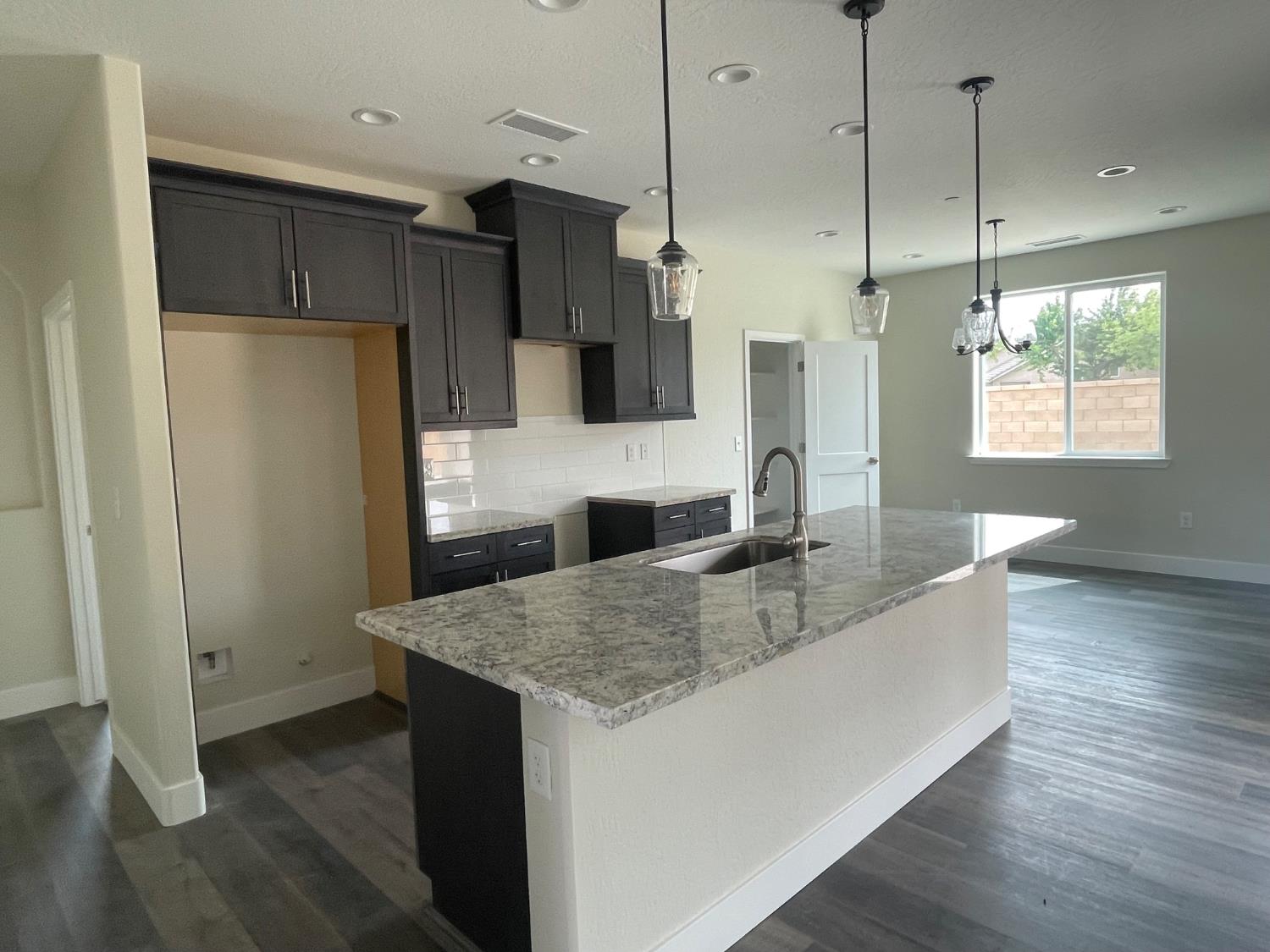 16171 West Monterey Ave, Kerman, CA, 93630