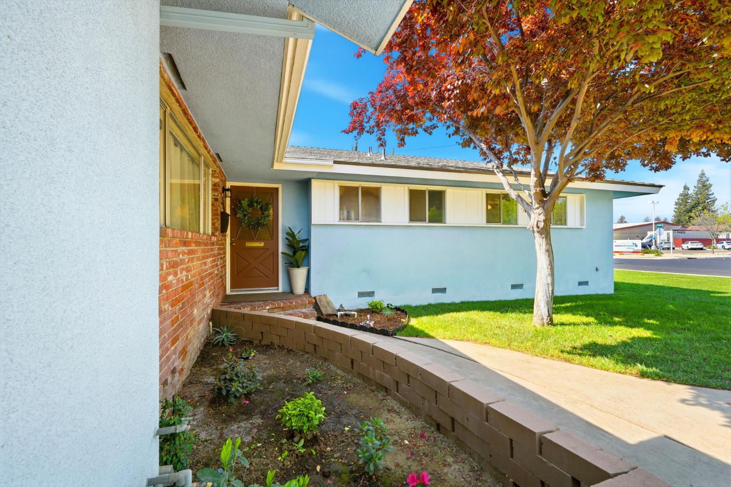 Single Family in Reedley - photo 3