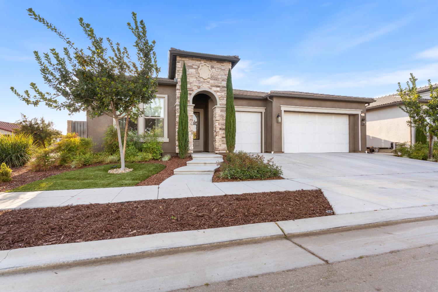 2785 N Armstrong Avenue, Fresno, CA, 93727