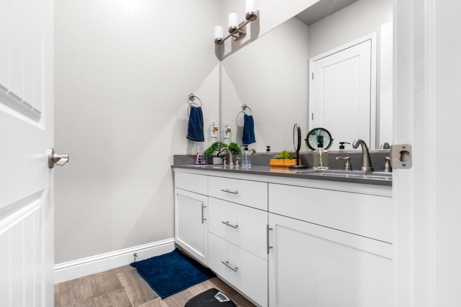 2785 N Armstrong Avenue, Fresno, CA, 93727