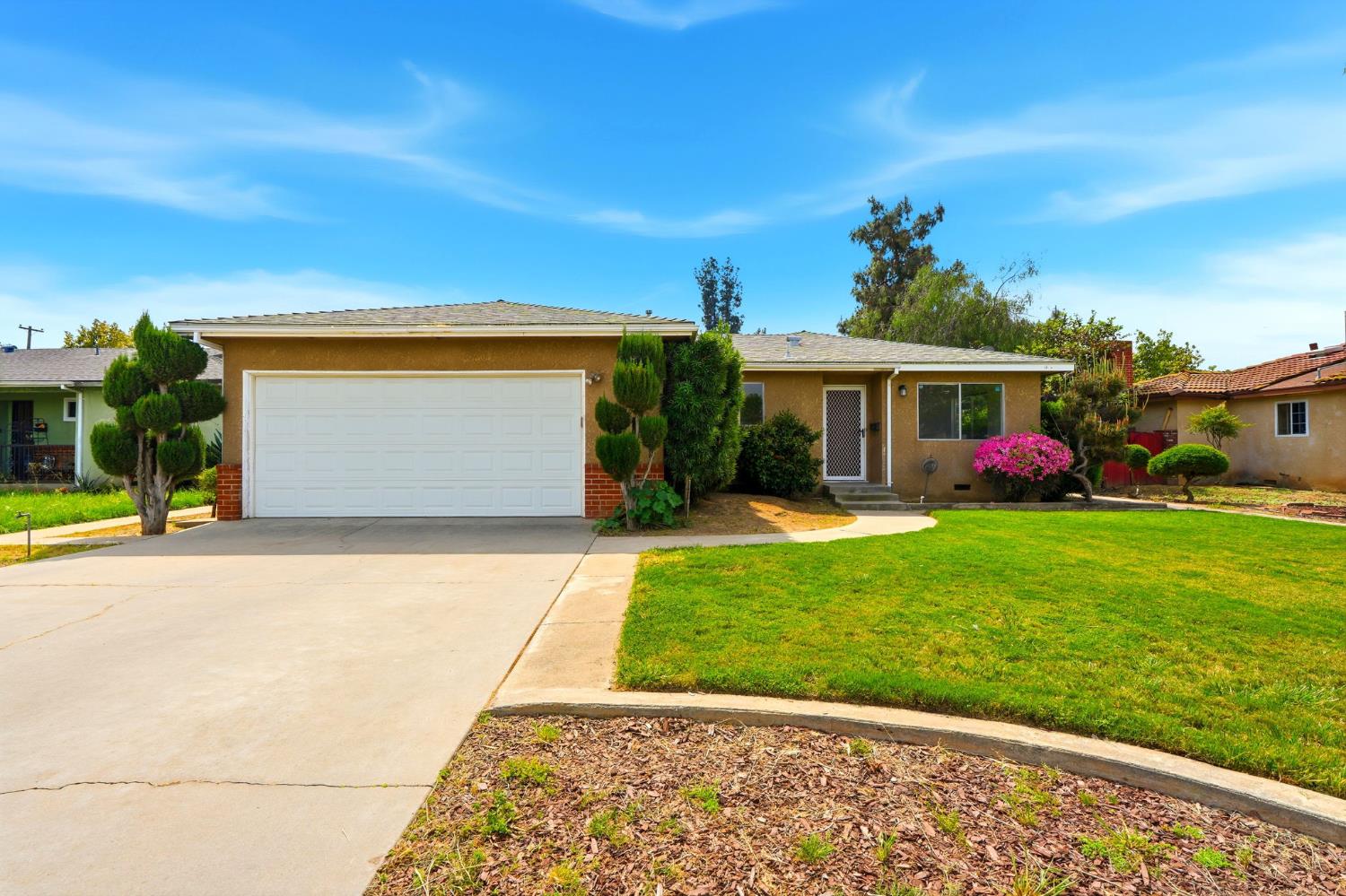 Single Family in Reedley - main photo