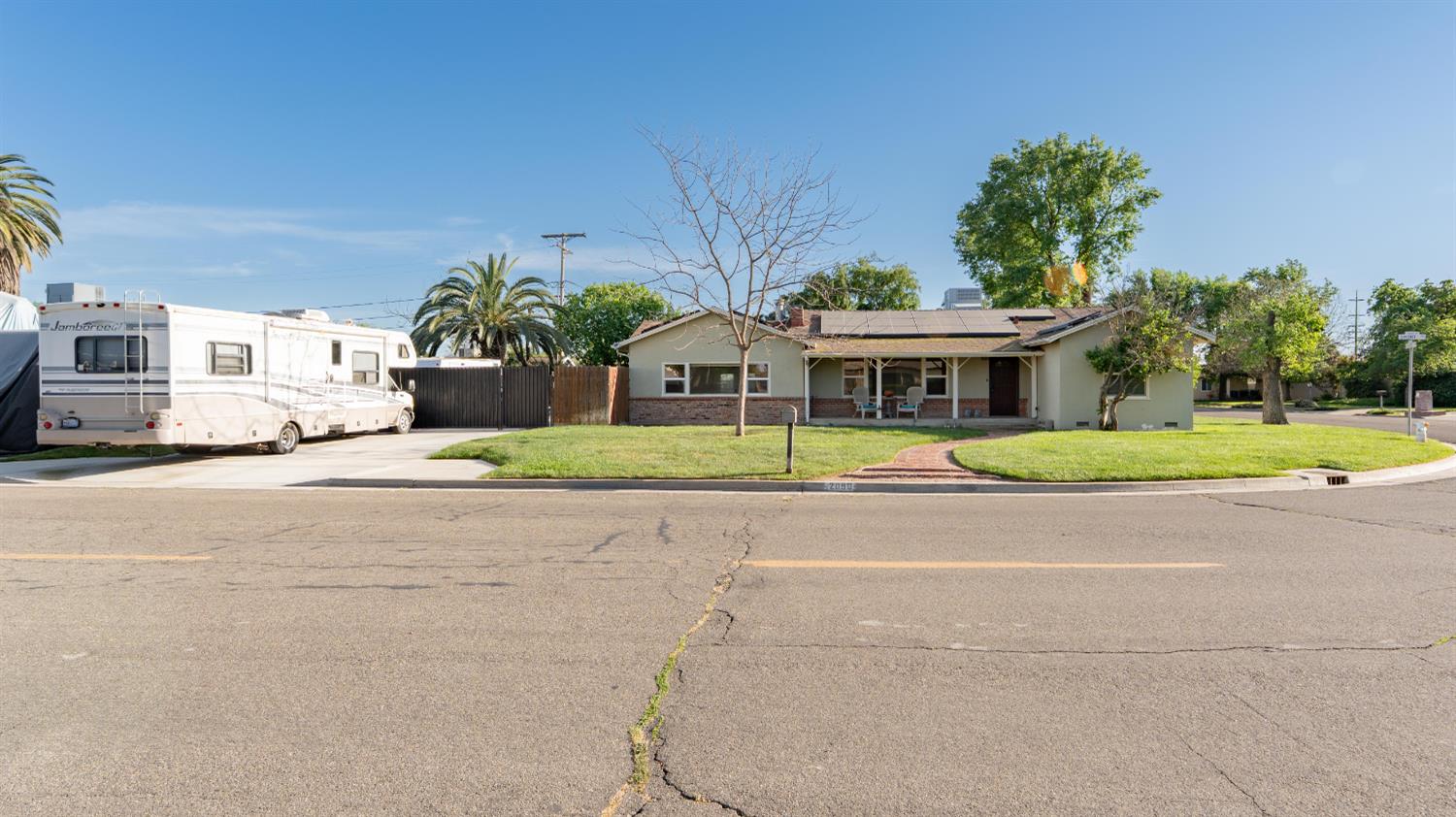 Single Family in Hanford - main photo